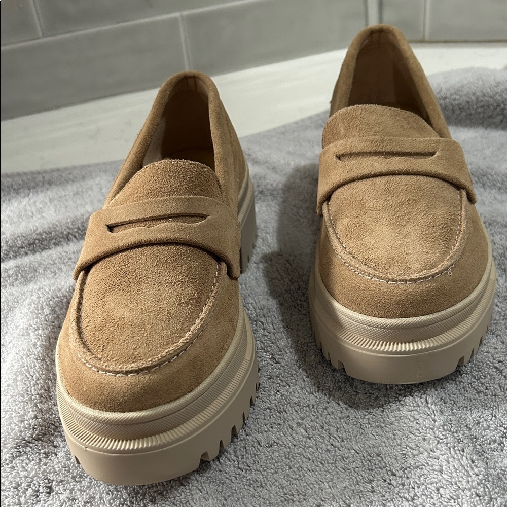 Chic Tan Suede Women's Loafers